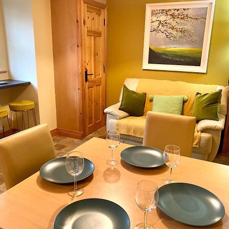 3 Bedroom House Located In Centre Of Carndonagh Buitenkant foto