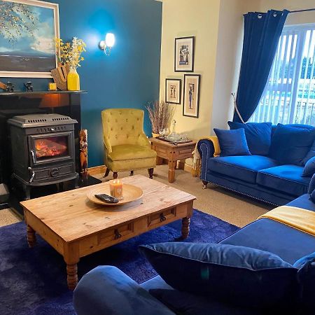 3 Bedroom House Located In Centre Of Carndonagh Buitenkant foto