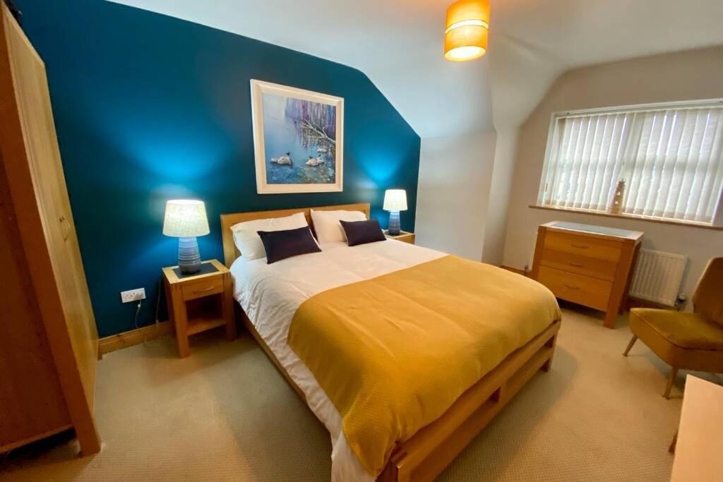 3 Bedroom House Located In Centre Of Carndonagh Buitenkant foto