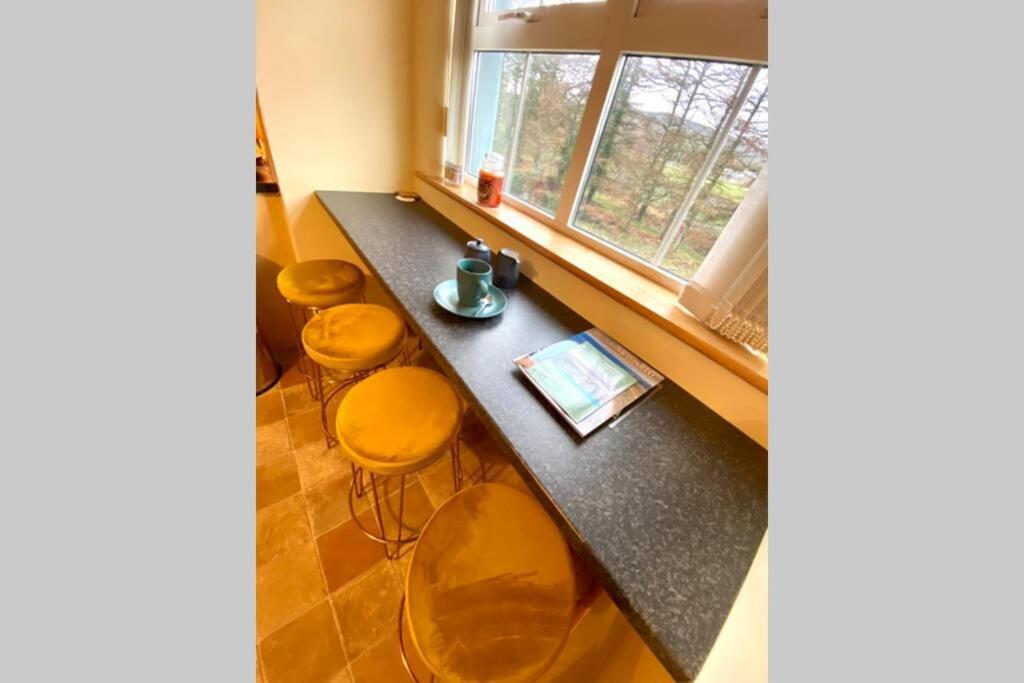 3 Bedroom House Located In Centre Of Carndonagh Buitenkant foto