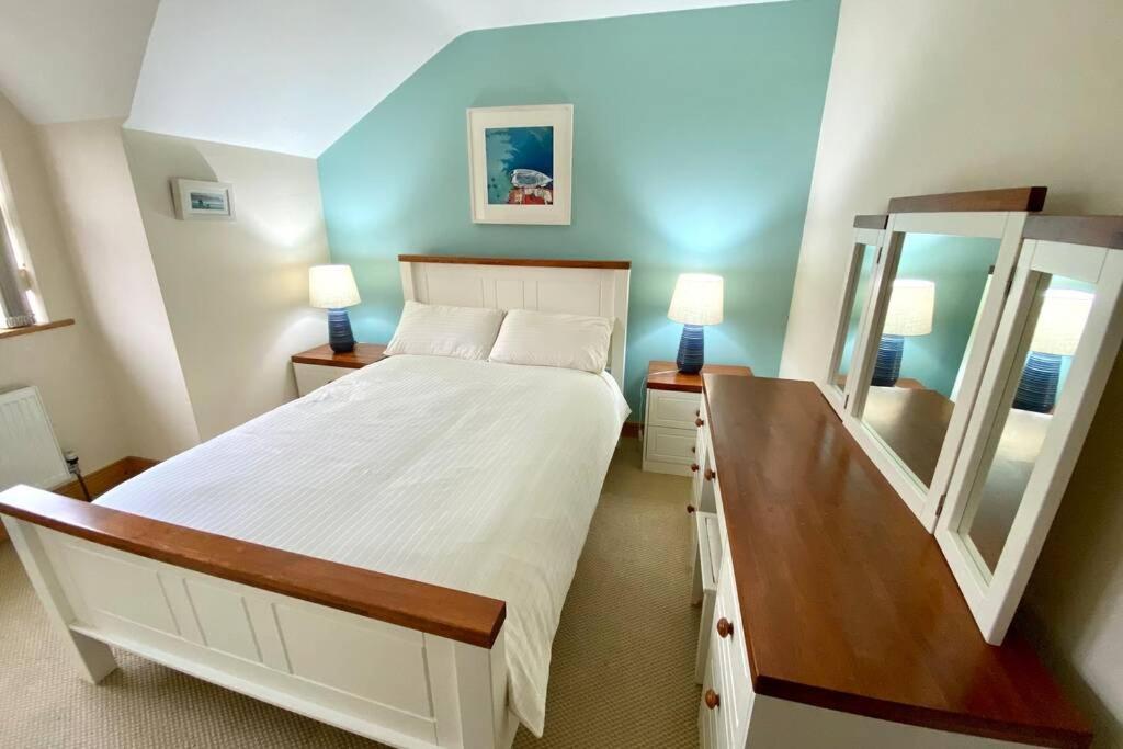 3 Bedroom House Located In Centre Of Carndonagh Buitenkant foto