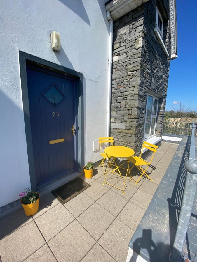 3 Bedroom House Located In Centre Of Carndonagh Buitenkant foto